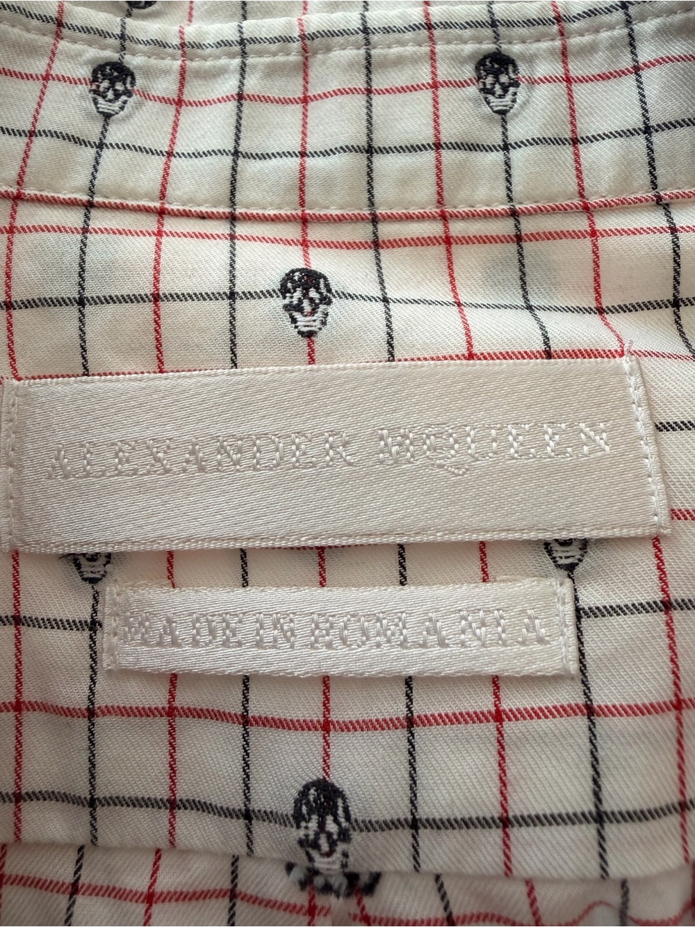 Alexander McQueen Casual Short-Sleeve Button-Down Shirt in White w/ Black Skulls - Picture 5 of 8